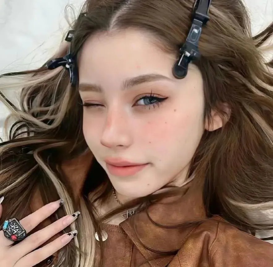 玉女桃花半夜开 海报